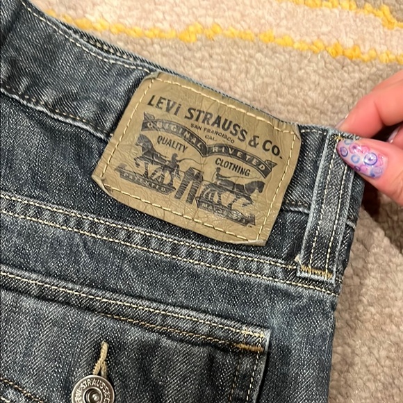 Levi’s Relaxed Blue Jeans with Natural Fading 34x32 - Picture 3 of 4